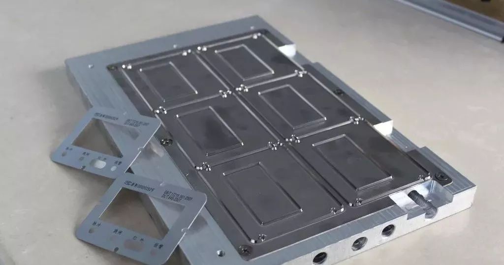 十年模切制模師傅親授 雕刻刀模的制作全流程與核心使用注意事項(xiàng)